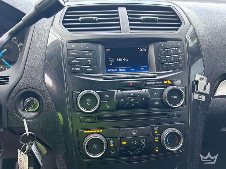 2017-ford-explorer-image-18