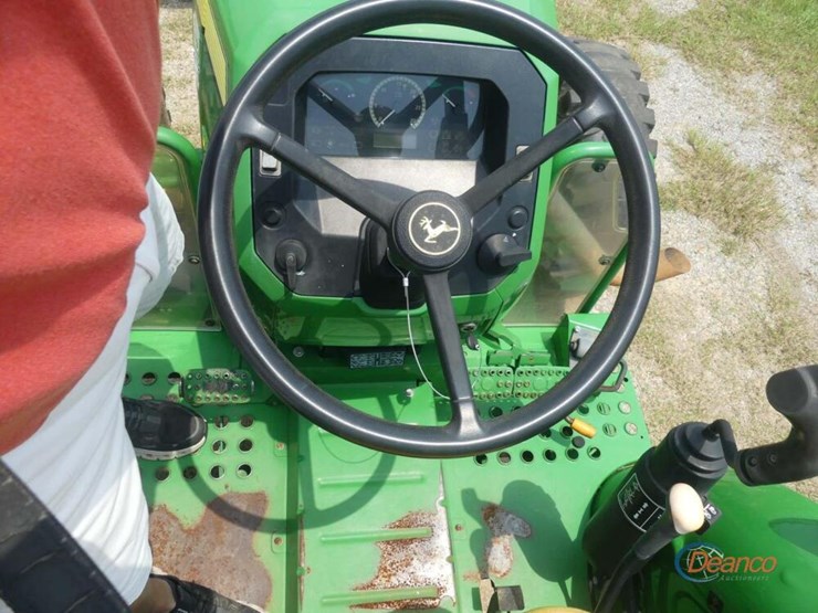 2021-john-deere-5045e-image-13