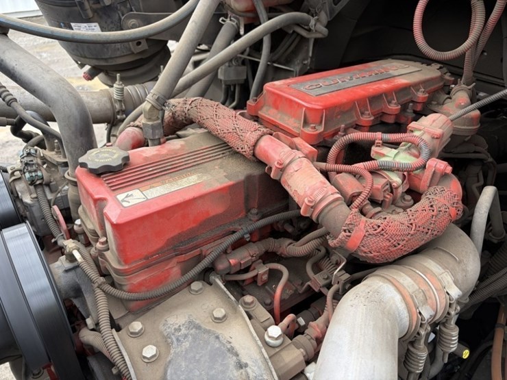 2013-freightliner-114sd-image-20