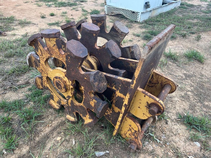 caterpillar-416-image-5