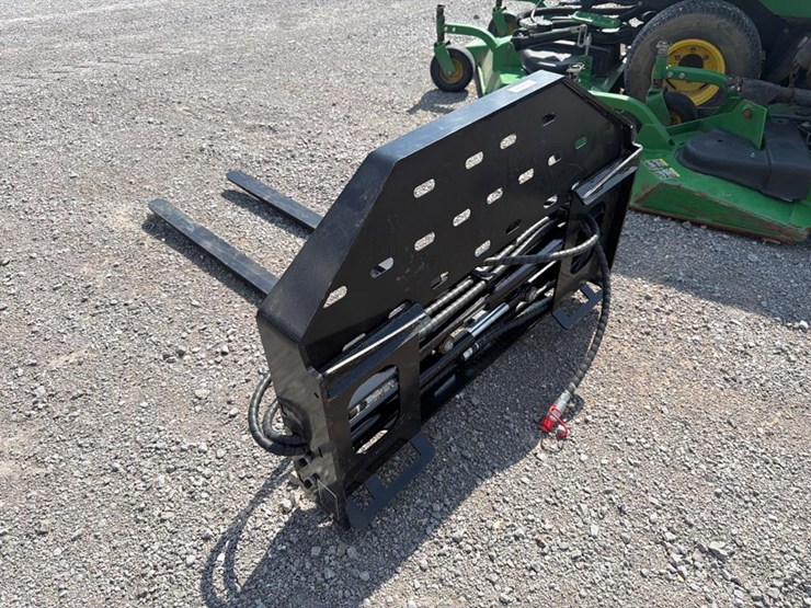 #406-•-60"-hyd-adjustable-pallet-forks-image-3