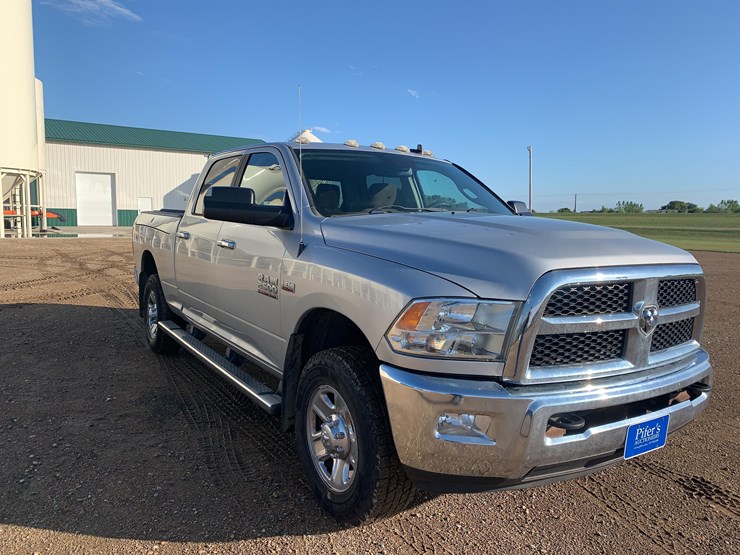 2014-dodge-2500-image-3