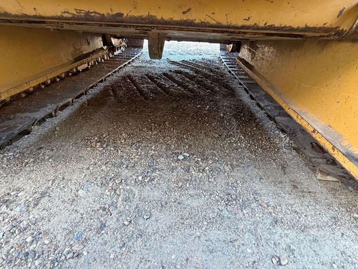 2016-caterpillar-d6k2-lgp-image-42