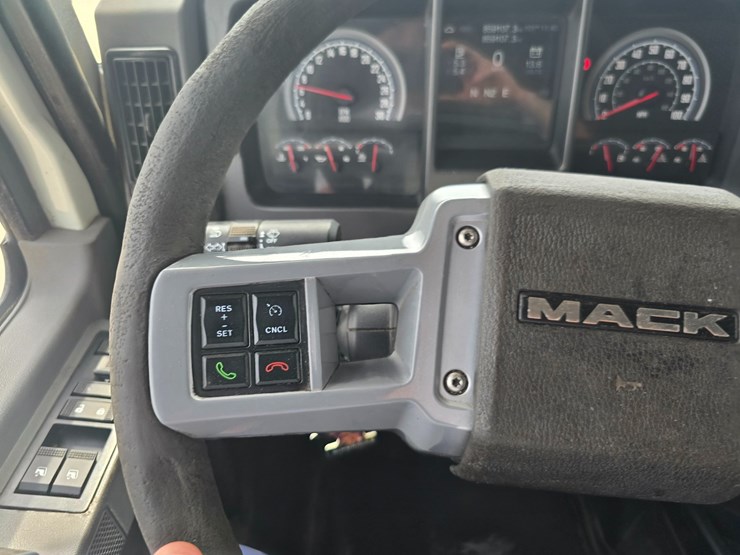 #25251-•-2020-mack-anthem-semi-sleeper-truck-image-60