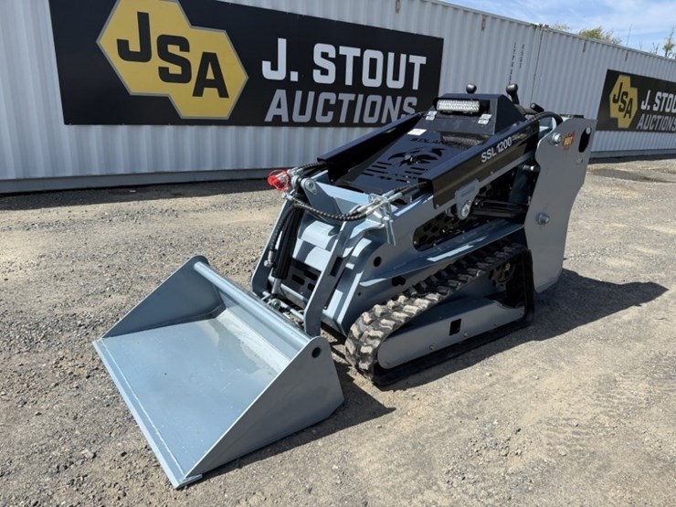 2026-sdlanch-ssl1200-mini-compact-track-loader-image-1