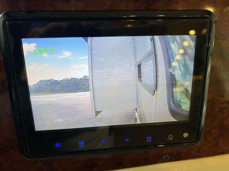 2016-entegra-coach-aspire-44b-mountain-master-luxury-diesel-pusher-motorhome-(51,192-miles)-image-166