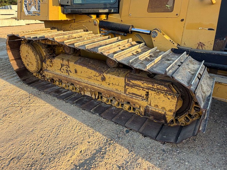 2016-caterpillar-d6k2-lgp-image-23