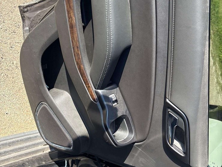 2019-chevrolet-tahoe-image-8