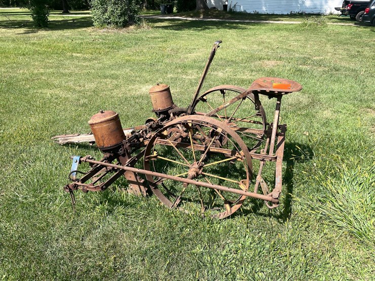 #1622-•-antique-mccormick-corn-planter-image-3