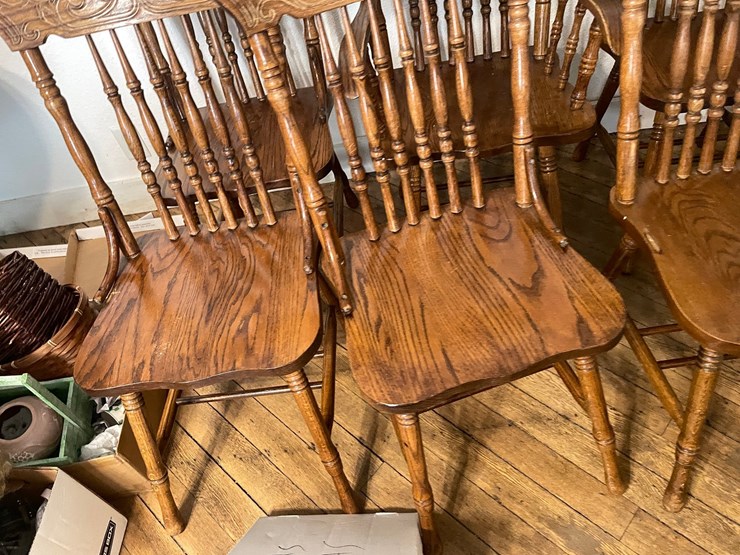 #6245-•-dining-room-table-and-chairs-image-9