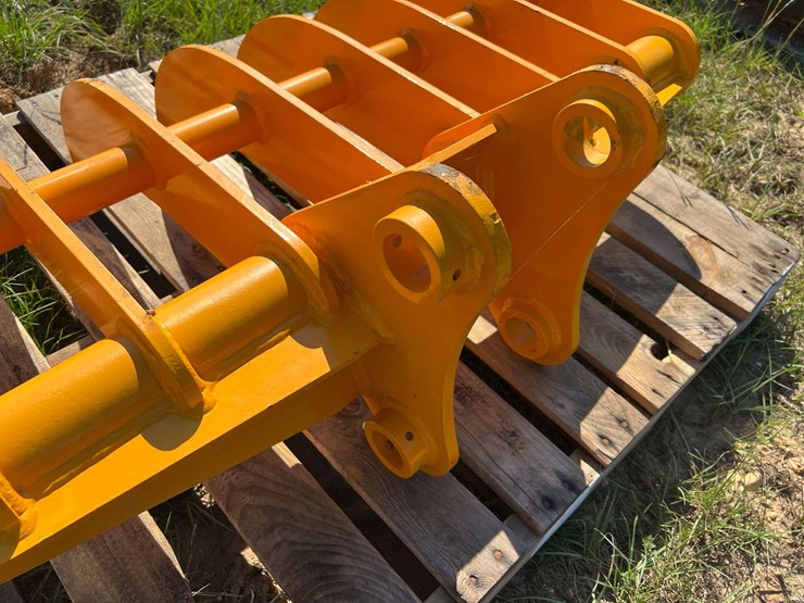 caterpillar-305-image-7