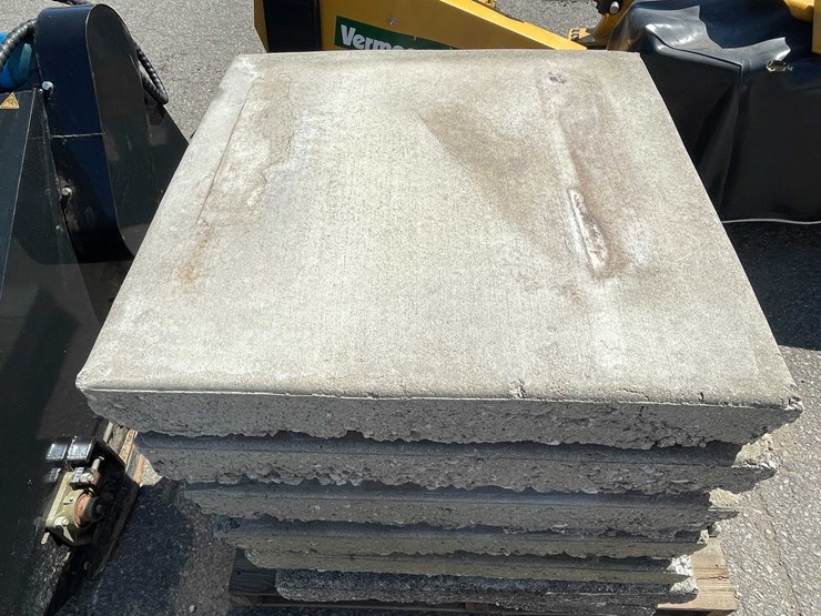 #9105-•-(8)-concrete-pavers-(o7)-image-5