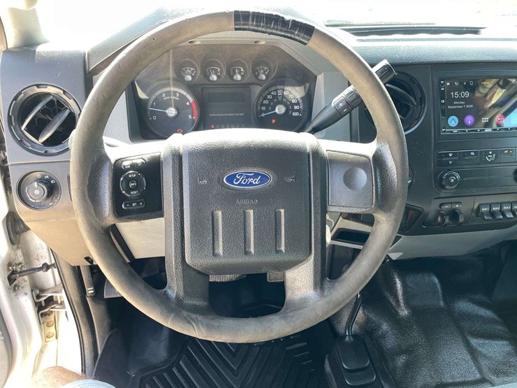 2013-ford-f350-image-12