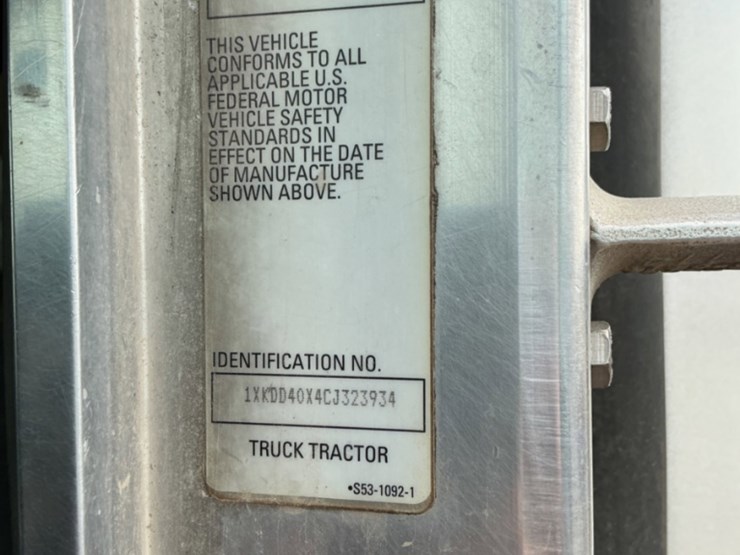 2012-kenworth-t800-image-22