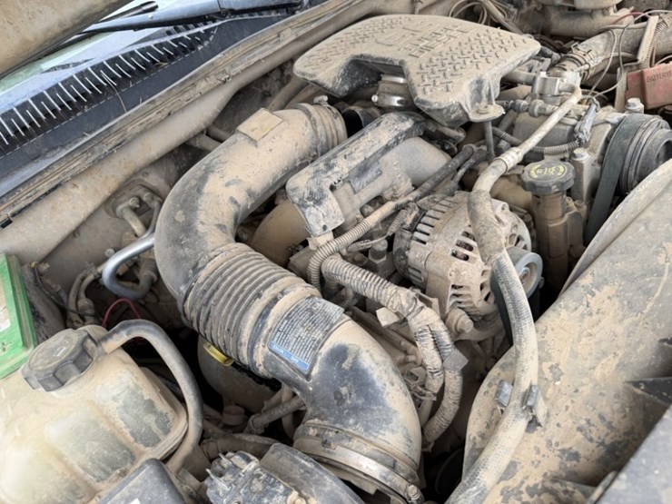 2005-chevrolet-silverado-2500-image-19