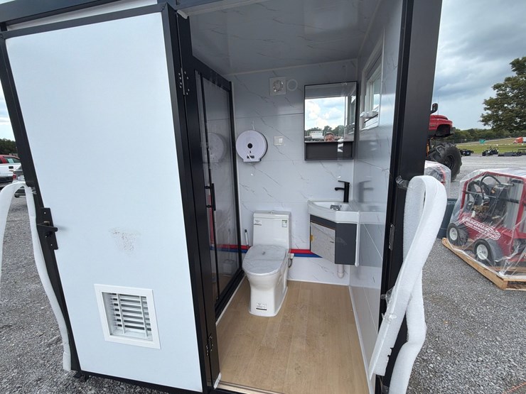 #179-•-mobile-toilet-w/shower-image-8
