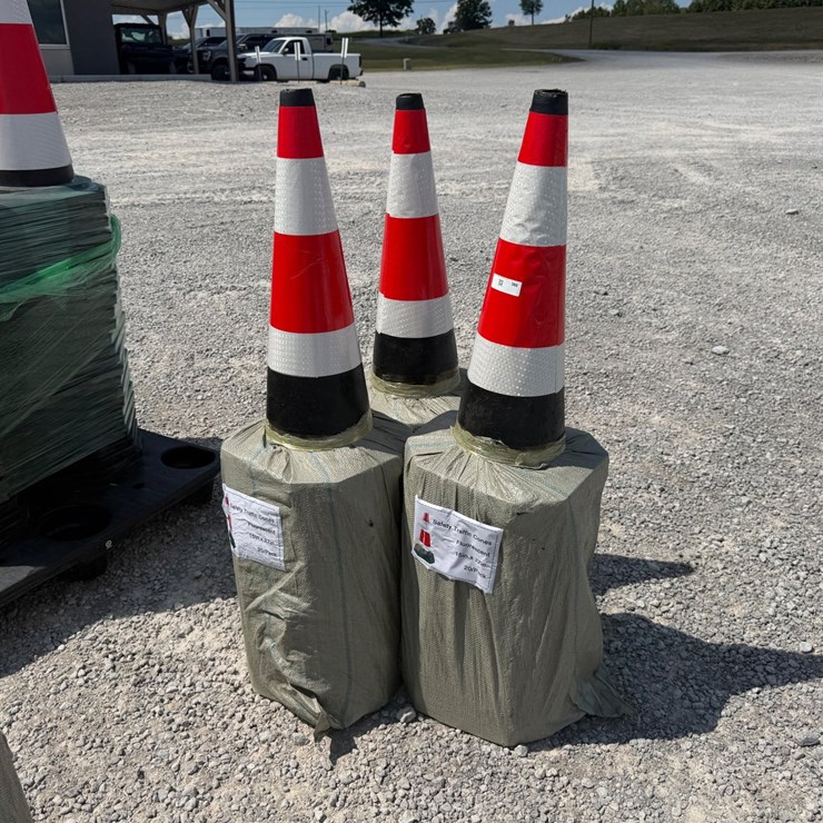 #589 • LOT OF (60) 27" SAFETY CONES