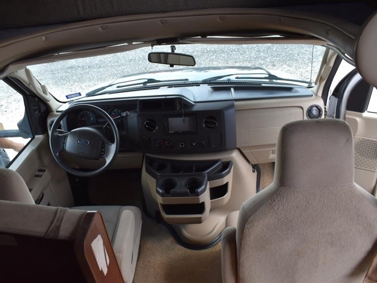 2011-ford-jamboree-sport-motorhome-(vin-#-1fdxe4fs2bdb26416)-(showing-appx-image-17