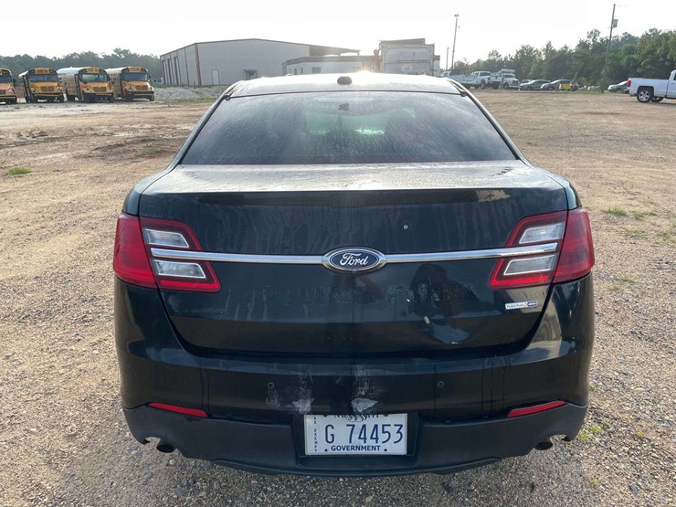2016-ford-taurus-4-door-police-sedan-(99,841-miles)-image-6
