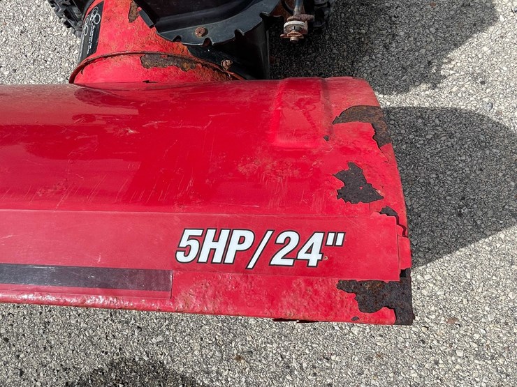 #10542-•-yard-machine-snow-blower-image-9