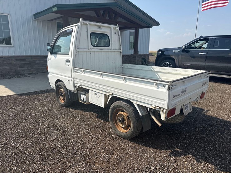 1997-mitsubishi-multi-purpose-vehicle-image-3