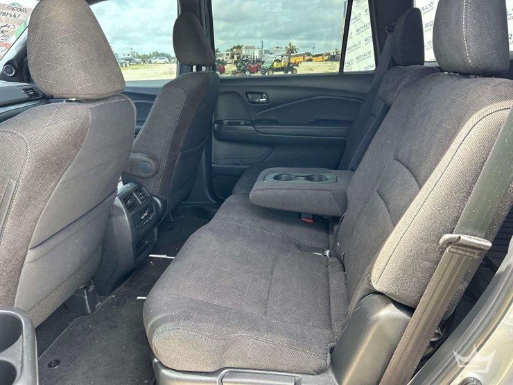 2022-honda-pilot-image-18