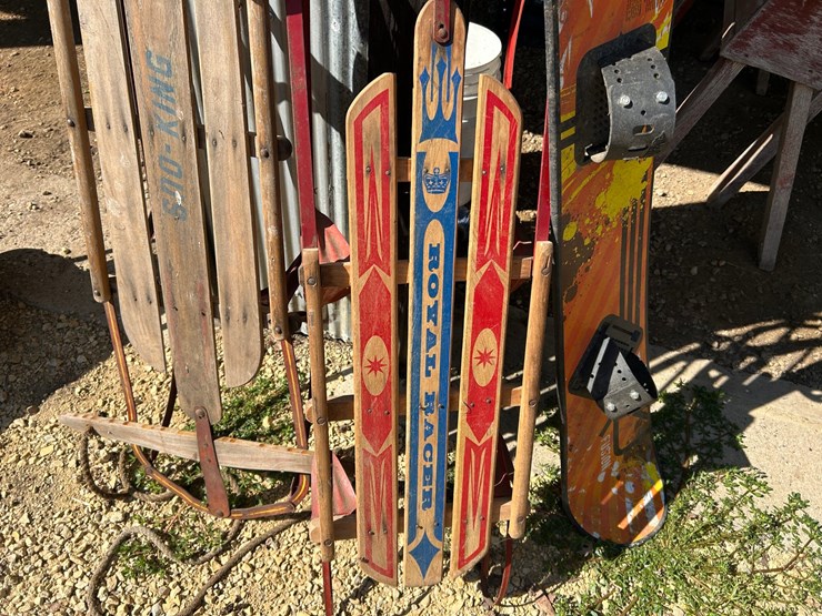 #6270-•-(2)-vintage-runner-sleds-image-6