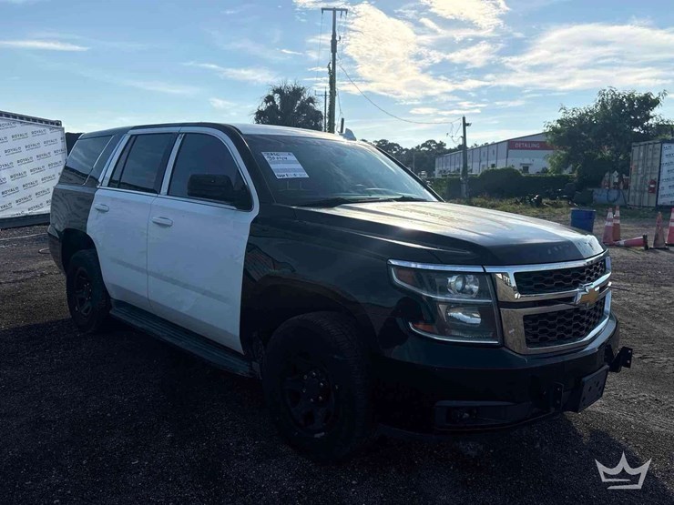2015-chevrolet-tahoe-image-2