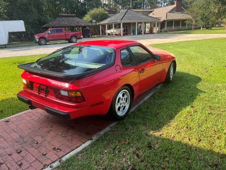 #152-•-offered-at-no-reserve-|-1987-porsche-944-image-15