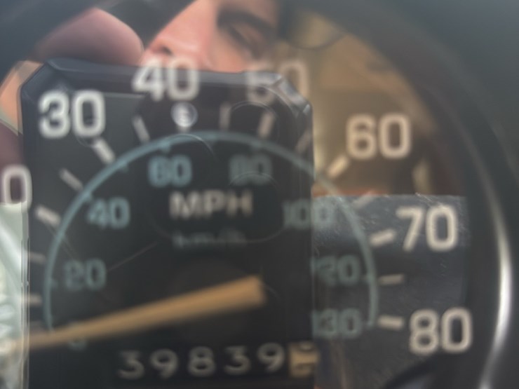 gmc-vandura-tioga-rv-camper,-39,839-miles-*not-running-and-all-the-tires-are-flat,-rotten-or-off-bead*-rotten----title-and-transfer-fees-to-apply-image-6