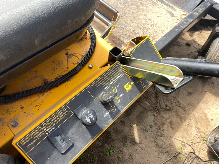 #1624-•-cub-cadet-zforce-zero-turn-mower-image-11