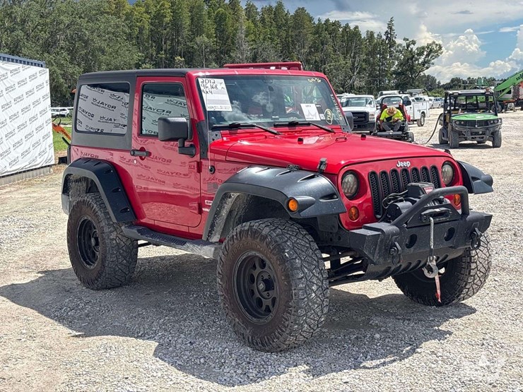 2012-jeep-wrangler-image-2