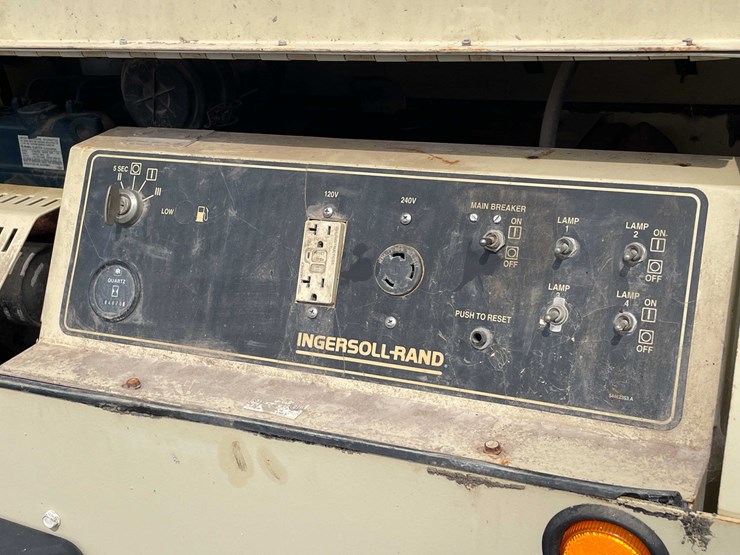 #10539-•-ingersoll-rand-portable-light-trailer-image-9