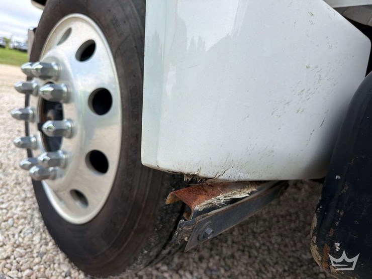 2011-ford-f650-image-48