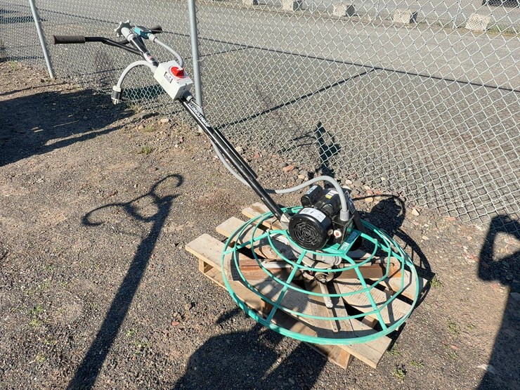 mq-whiteman-electric-concrete-finisher-image-1