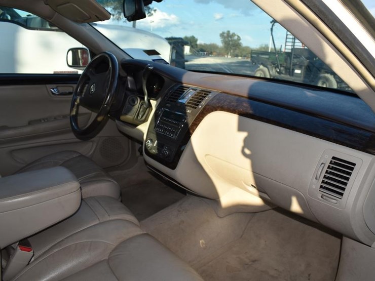 2010-cadillac-cavender-(vin-#-1g6ka5ey0au132741)-(showing-appx-157,480-mile-image-9