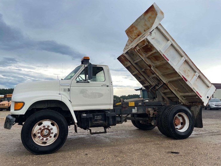 1997-ford-f800-image-1