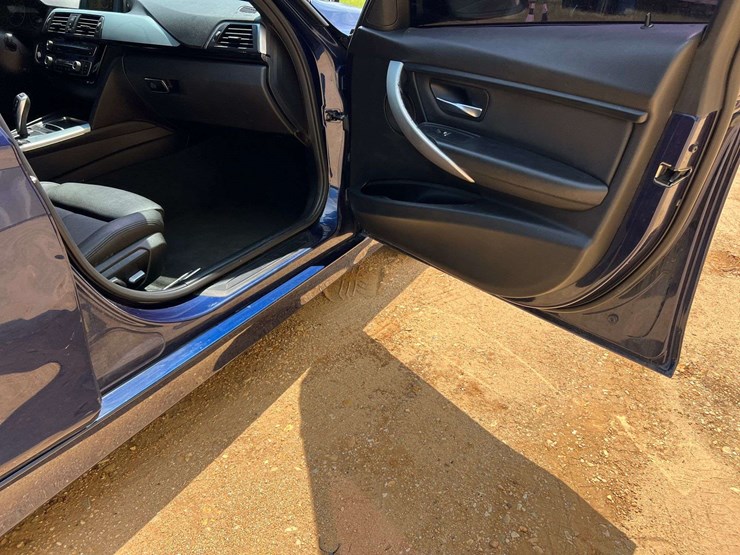 2017-bmw-328i-(147,271-miles)-image-48