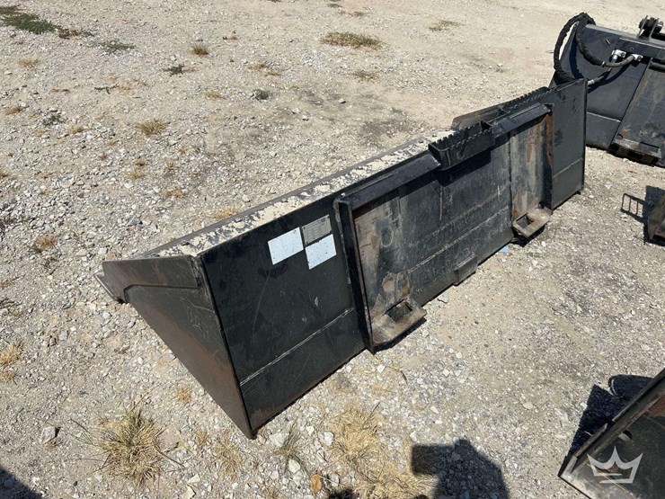 2020-caterpillar-80in.-bucket-skid-steer-attachment-image-3