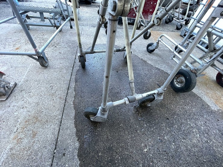 #9147-•-utility-cart-(03)-image-3