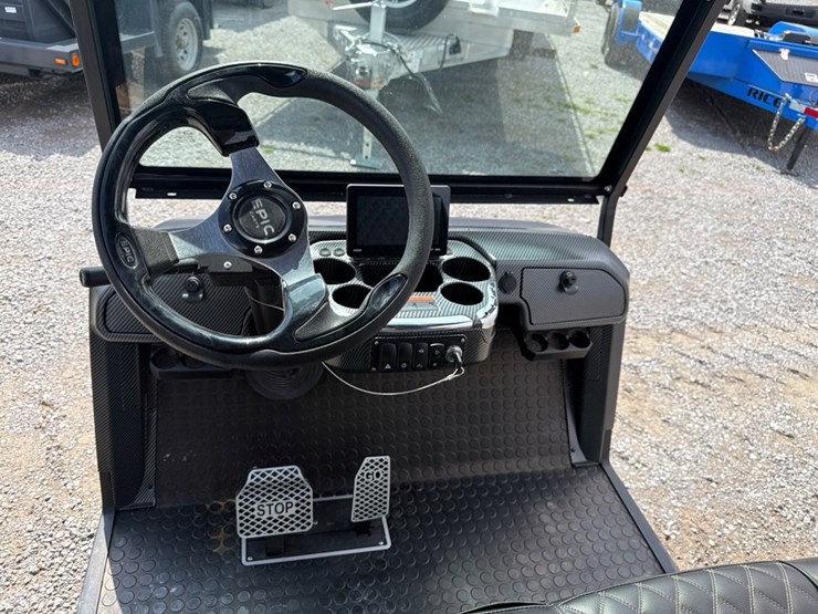 #188-•-epic-e40-4-passenger-electric-golf-cart-image-7