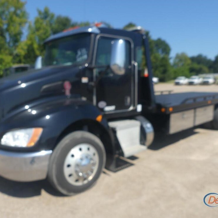 2018 KENWORTH T270