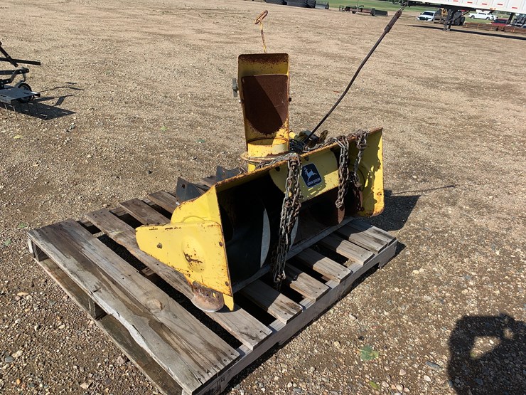 john-deere-snow-thrower-image-3