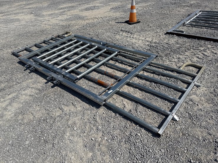 #555-•-5'-walk-thru-gate,-12'-panel-image-1
