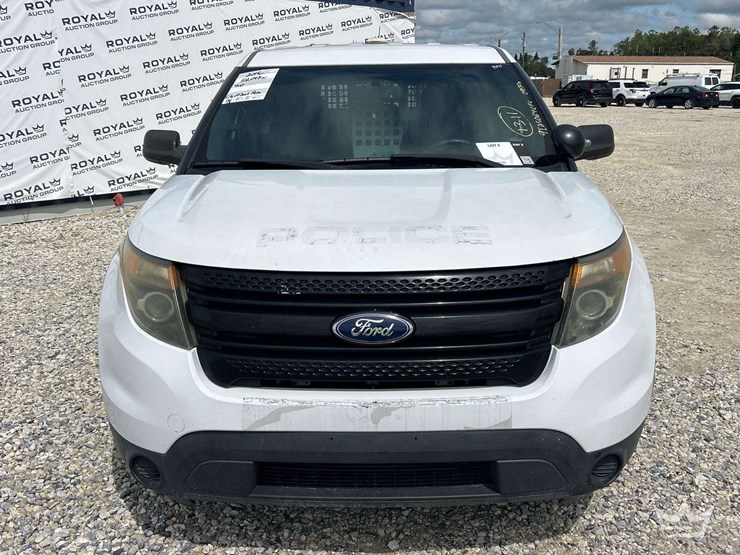 2015-ford-explorer-image-24