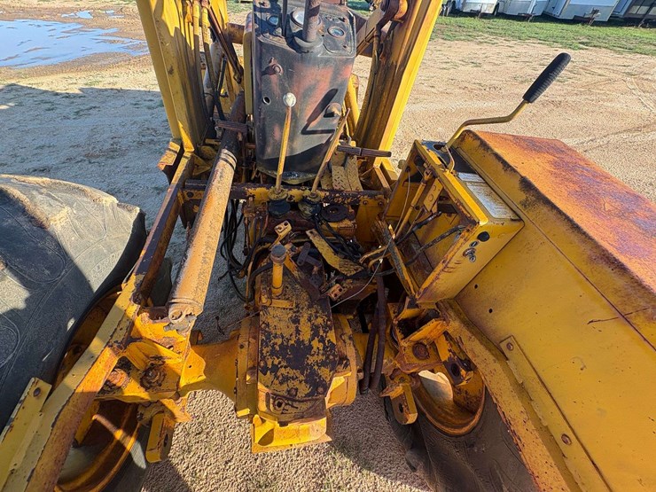 deere-410d-image-14