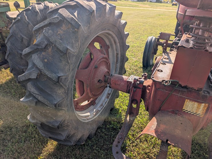 #119-•-farmall-md-image-18