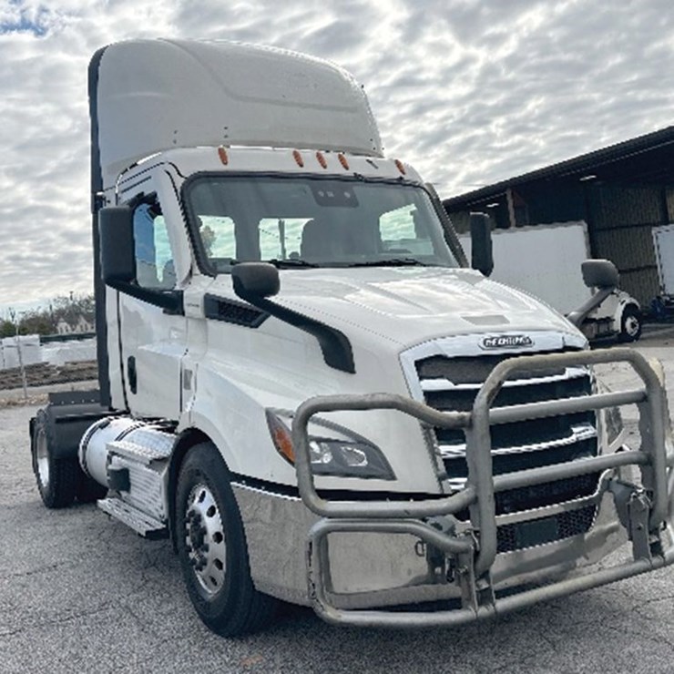 2020 FREIGHTLINER CASCADIA 116