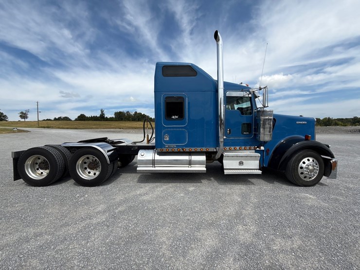 2006-kenworth-w900l-image-6