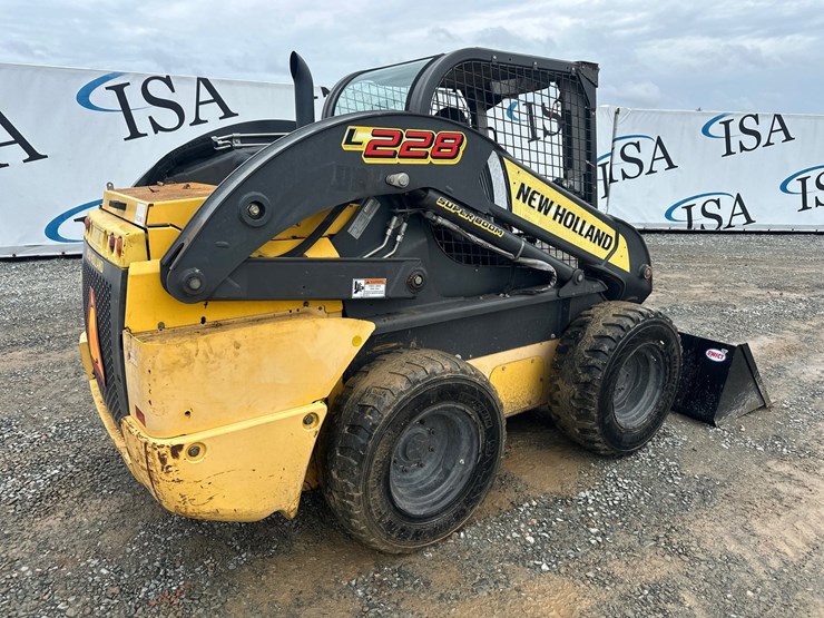 2019-new-holland-l228-image-5